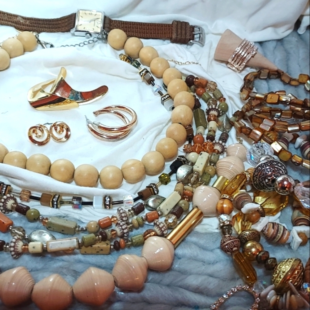 Golden Stones Jewelry Lott